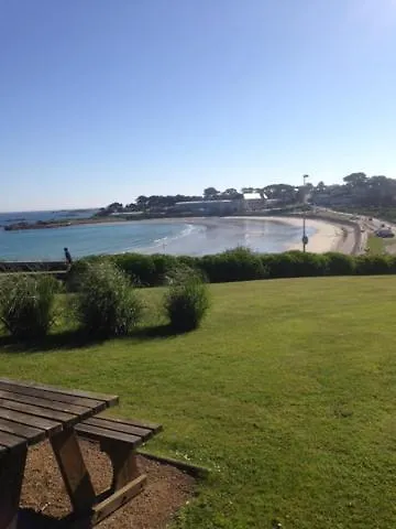 Maison 6 Pers Belle Vue Mer Piscine, Plage A 40 M Trevou-Treguignec 0*,  France