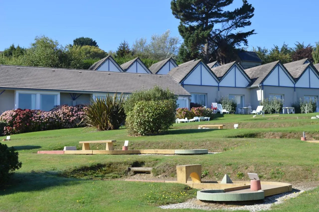 Holiday home Maison 6 Pers Belle Vue Mer Piscine, Plage A 40 M Trevou-Treguignec